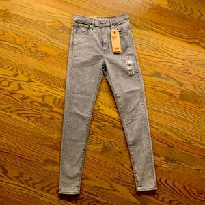 Mile High Super Skinny Levi’s NWT